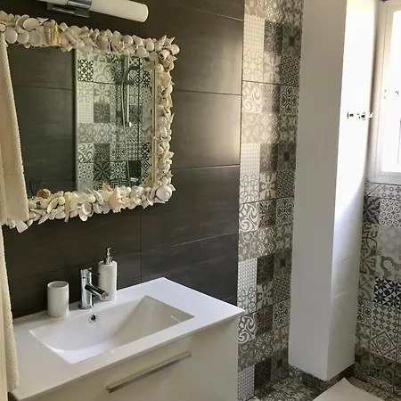 Vangelios * بافوس