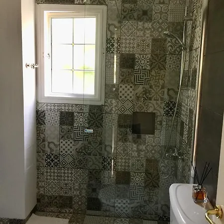 Vangelios * بافوس