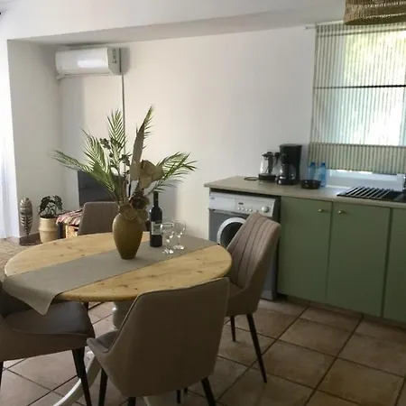 Apartment Vangelios *